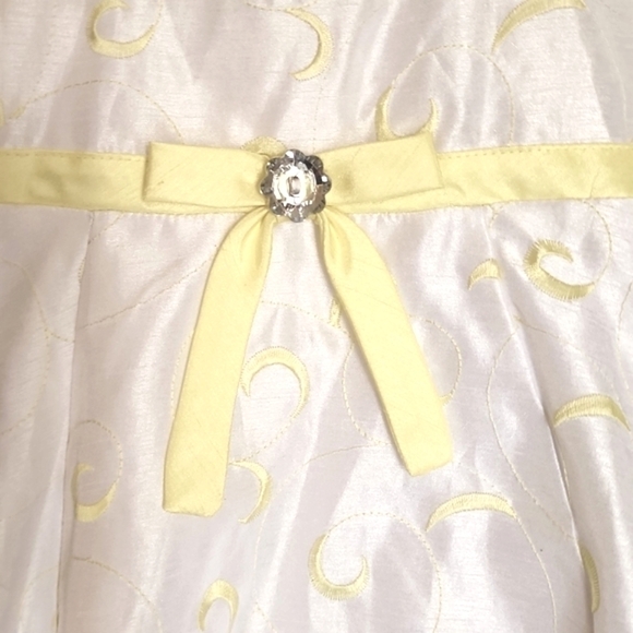 Jenny & ME White and Yellow Embroidered Swirl Pattern Dress with Bow - Picture 2 of 6